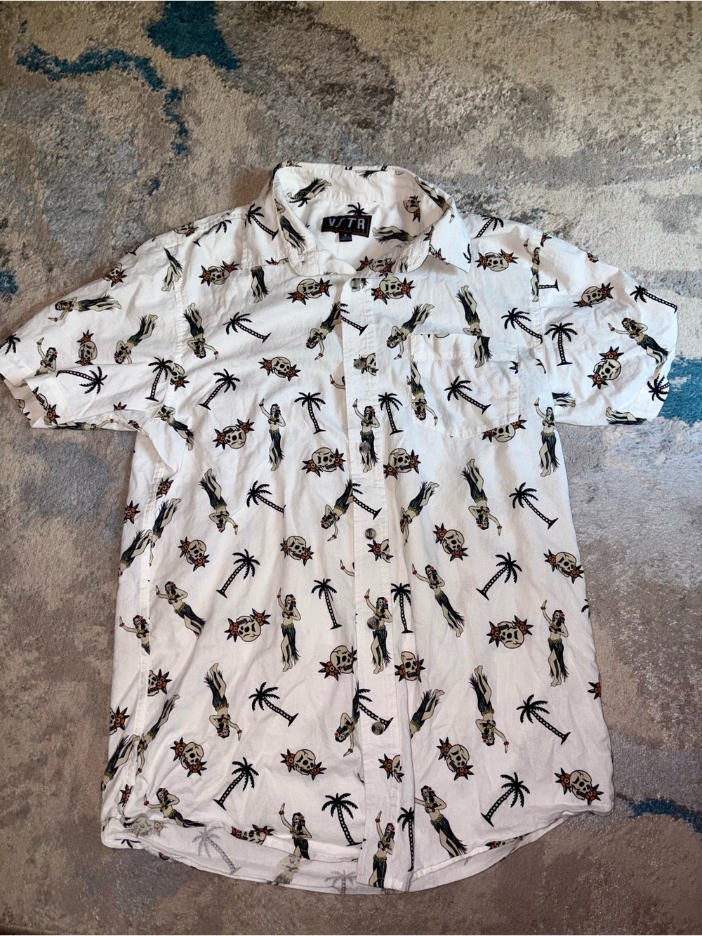 VSTR White Short-Sleeve Tropical Print Button-Up Shirt